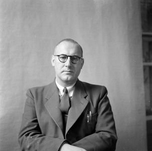 856535 Portret van H.J.M.M. Eggels, leraar Duits aan de Rijks Hogere Burgerschool (Rijks HBS, Kruisstraat 1) te Utrecht.